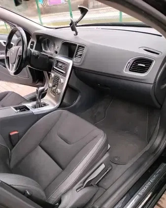 Volvo V60 cena 43900 przebieg: 248000, rok produkcji 2015 z Konin małe 67